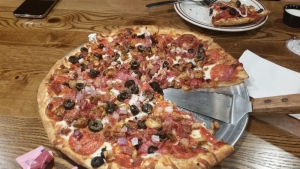 (Hideaway Pizza/Samantha K. via Yelp)