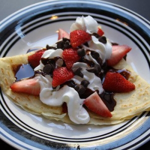 A Chocolate-Covered Strawberry & Creme Crepe (Photo Stephanie L/Yelp)